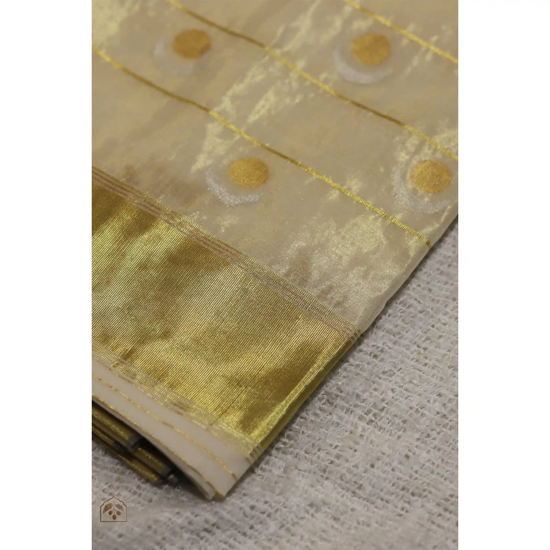 Eclipse-Balaramapuram-Kasavu-Cotton-Saree-with-Tissue-Pallu-and-Gold-Zari-Border