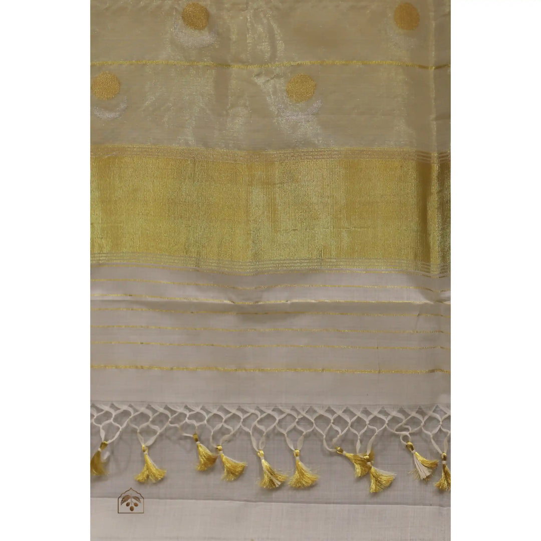 Eclipse-Balaramapuram-Kasavu-Cotton-Saree-with-Tissue-Pallu-and-Gold-Zari-Border