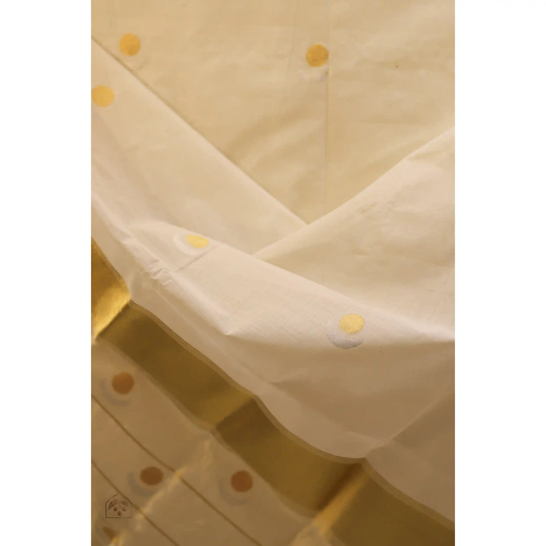 Eclipse-Balaramapuram-Kasavu-Cotton-Saree-with-Tissue-Pallu-and-Gold-Zari-Border