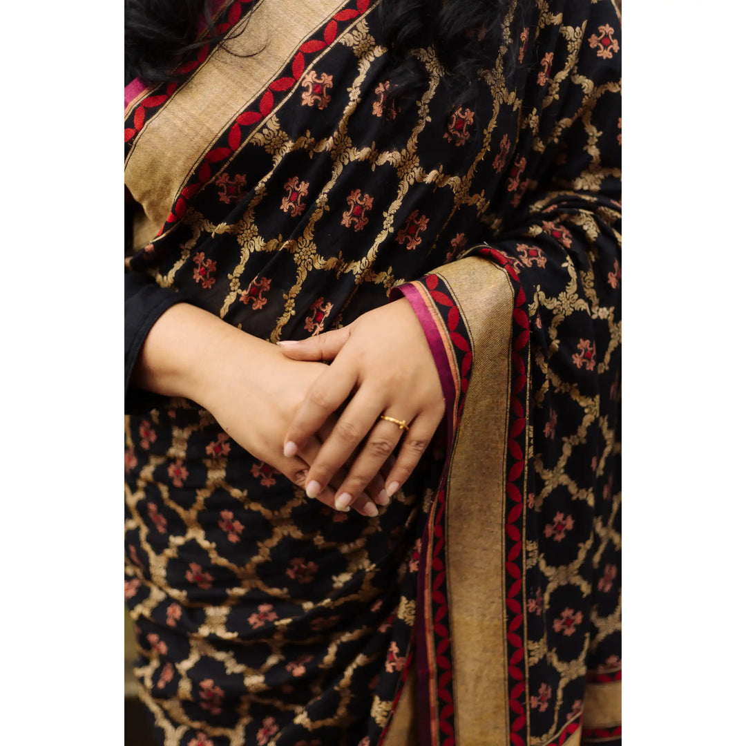 Illume-Black-Banarasi-Jamdani-Cotton-Saree-with-Zari-Floral-Butis-and-Temple-Border
