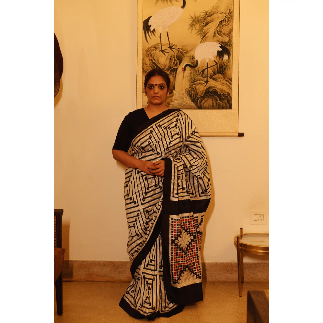 Inkgrid-Black-&-Ivory-Double-Ikat-Pure-Silk-Saree-with-Multicolour-Pallu