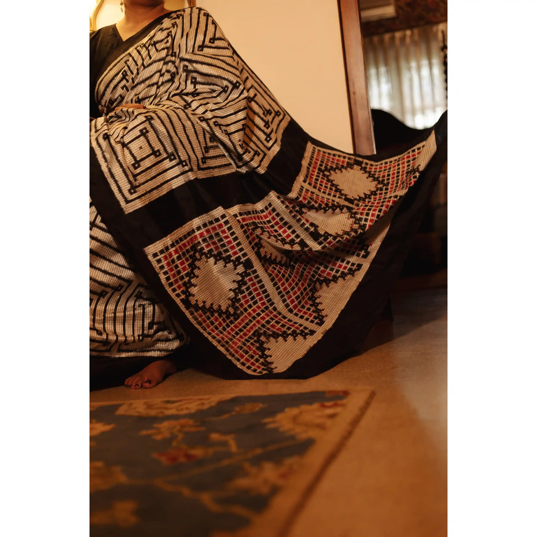 Inkgrid-Black-&-Ivory-Double-Ikat-Pure-Silk-Saree-with-Multicolour-Pallu