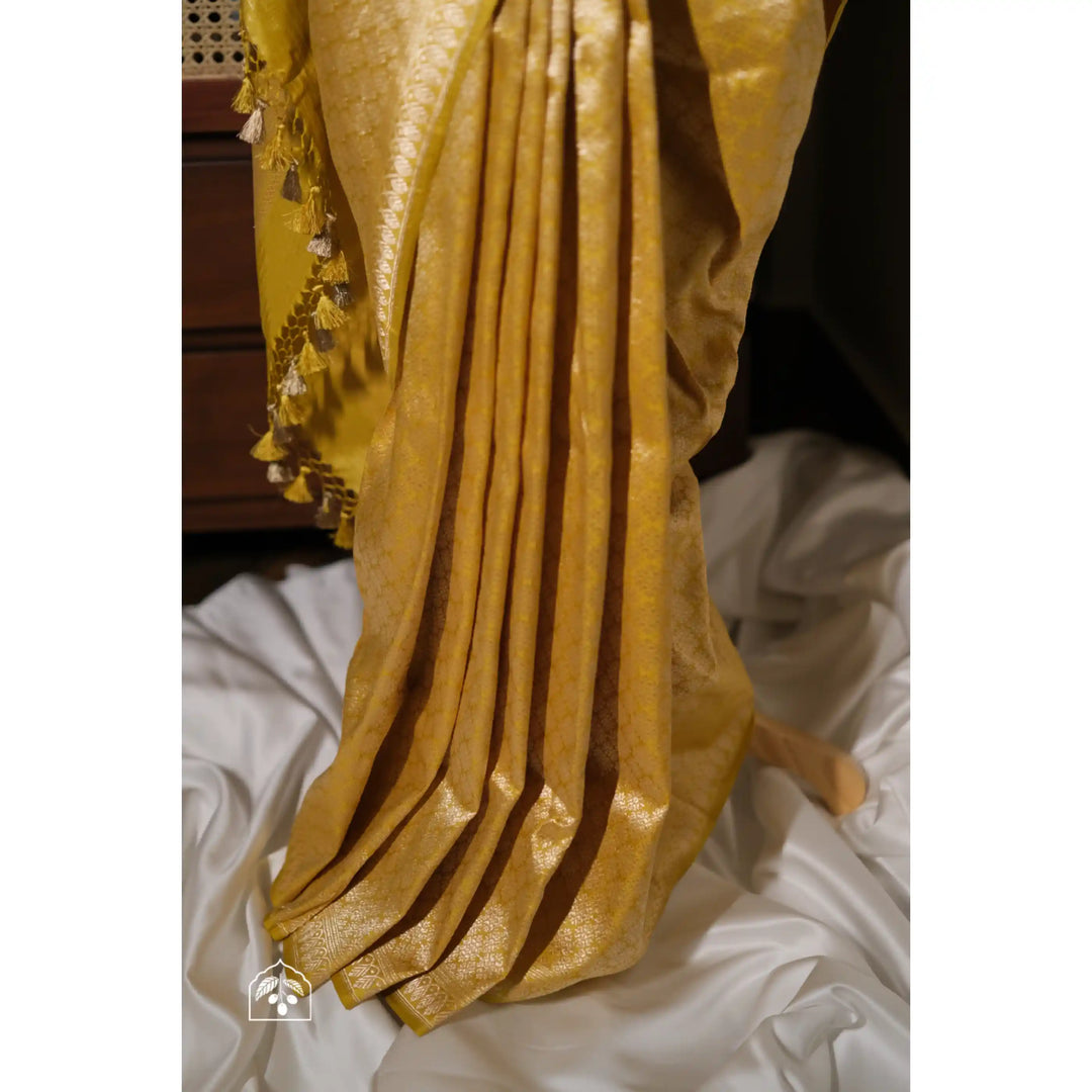 Kanaka-Handwoven-Golden-Yellow-Banarasi-Brocade-Saree