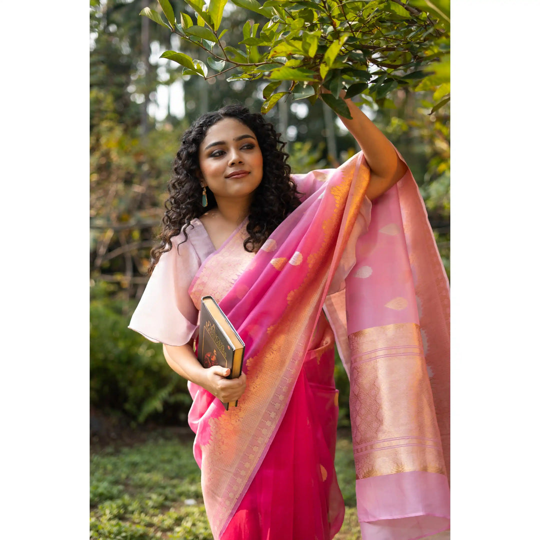Rose-Dusk-Ombre-Pink-Banarasi-Kora-Silk-Saree-with-Kadwa-Zari-Motifs