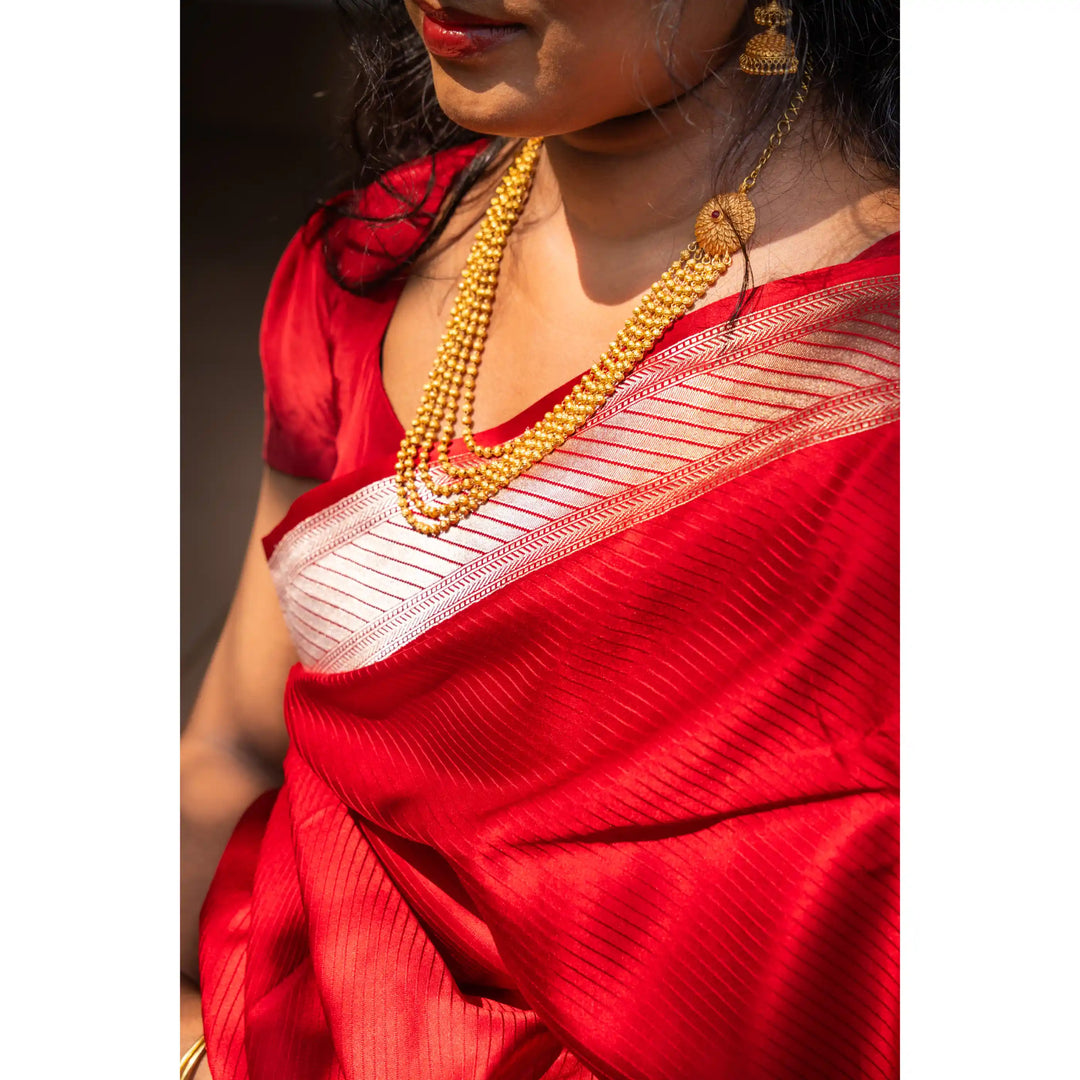 Rubyloom-Ruby-Red-Banarasi-Mashru-Silk-Saree-with-Kadwa-Weave