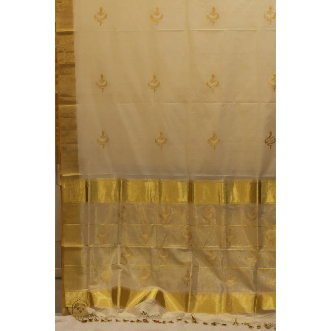 Serenelle-Balaramapuram-Kasavu-Cotton-Saree-with-Tissue-Pallu-and-Zari-Border