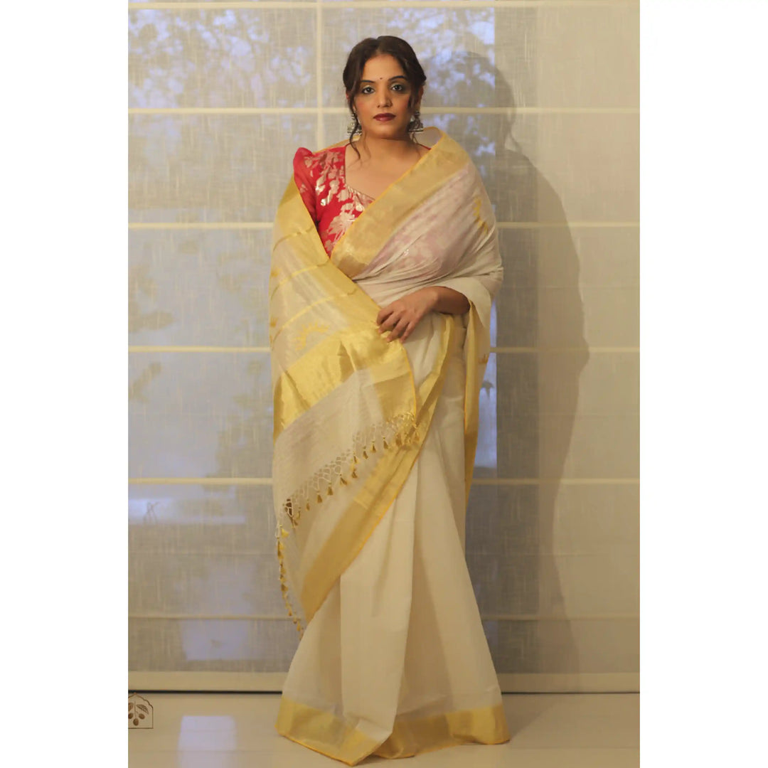 halo-balaramapuram-kasavu-cotton-saree-with-half-sun-motifs-and-tissue-pallu