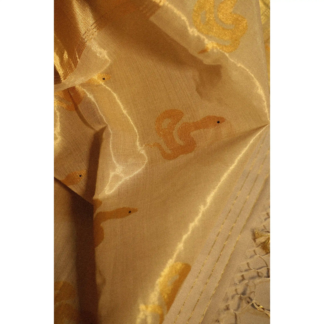 serpent-balaramapuram-kasavu-cotton-saree-with-coiled-serpent-motifs-and-tissue-pallu